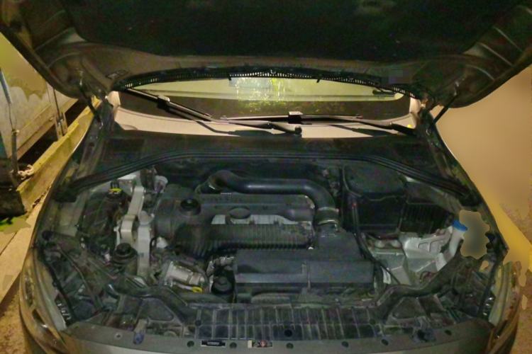 Used Volvo S60 2014 S60L T5 Smart Upgrade Edition Engine Bay