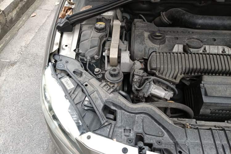 Used Volvo S60 2014 S60L T5 Intelligent Drive Edition Engine Bay Right