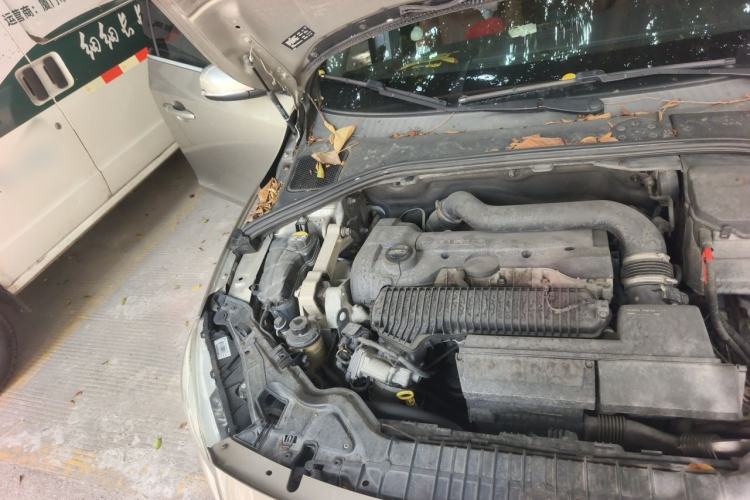 Used Volvo S60 2014 S60L T5 Smart Upgrade Edition Engine Bay Right