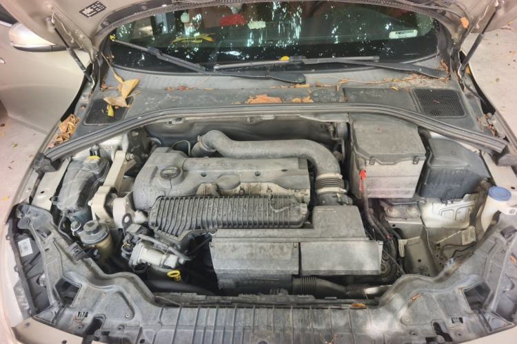 Used Volvo S60 2014 S60L T5 Smart Upgrade Edition Engine Bay