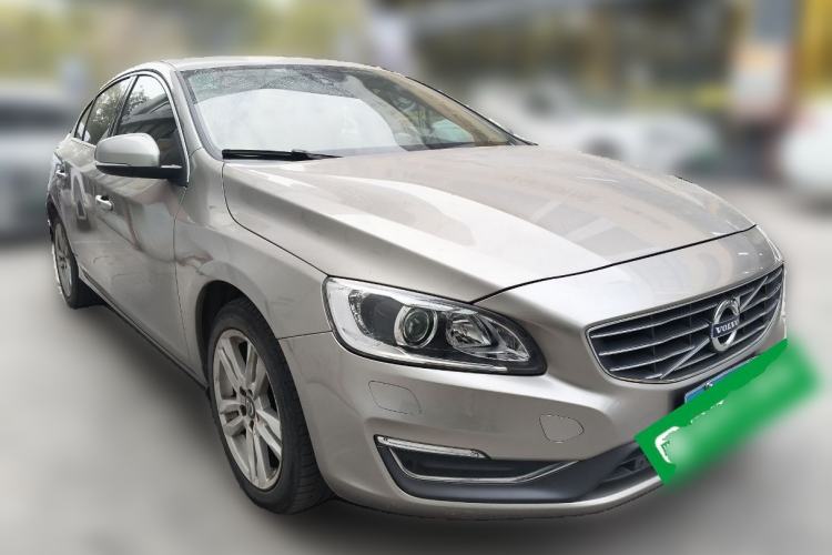 Used Volvo S60 2014 S60L 2.0T Zhiyuan Edition Front Right 45 Deg