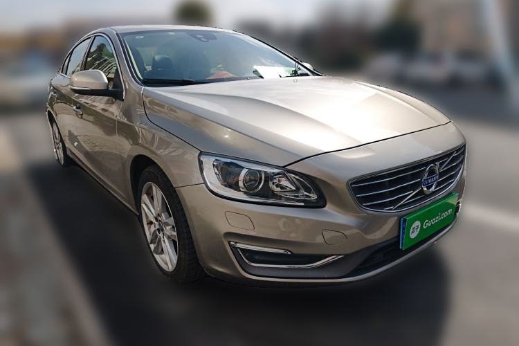 Used Volvo S60 2014 S60L 2.0T Zhiyuan Edition Front Right 45 Deg