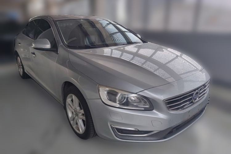 Used Volvo S60 2014 S60L 2.0T Zhiyuan Edition Front Right 45 Deg