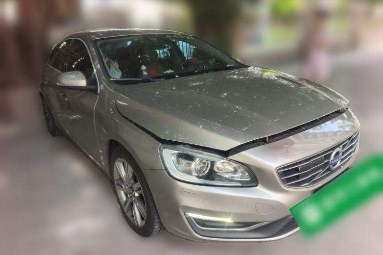 Used Volvo S60 2014 S60L T5 Smart Upgrade Edition Front Right 45 Deg