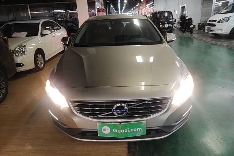 Used Volvo S60 2014 S60L 2.0T Zhiyuan Edition Front