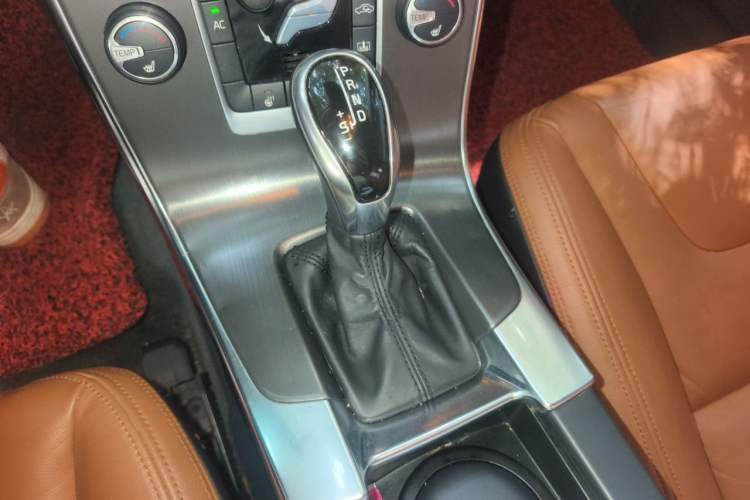 Used Volvo S60 2014 S60L T5 Smart Upgrade Edition Gear Lever