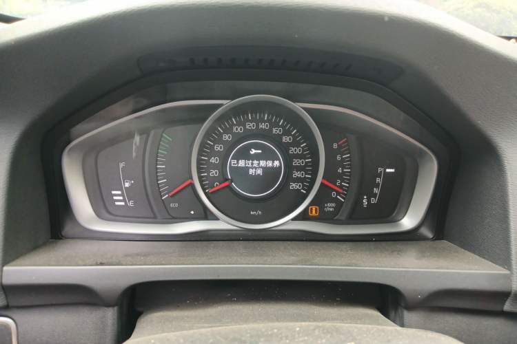 Used Volvo S60 2014 S60L 2.0T Zhiyuan Edition Instrument Cluster