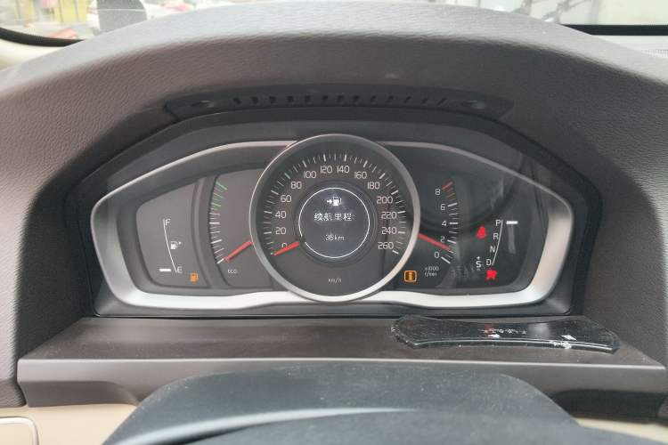 Used Volvo S60 2014 S60L 2.0T Zhiyuan Edition Instrument Cluster