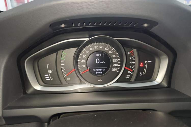 Used Volvo S60 2014 S60L 2.0T Zhiyuan Edition Instrument Cluster