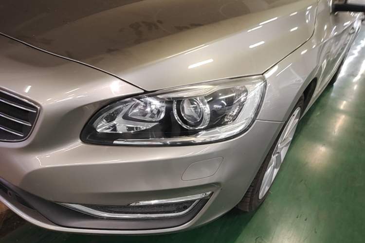 Used Volvo S60 2014 S60L 2.0T Zhiyuan Edition Left Front Headlight