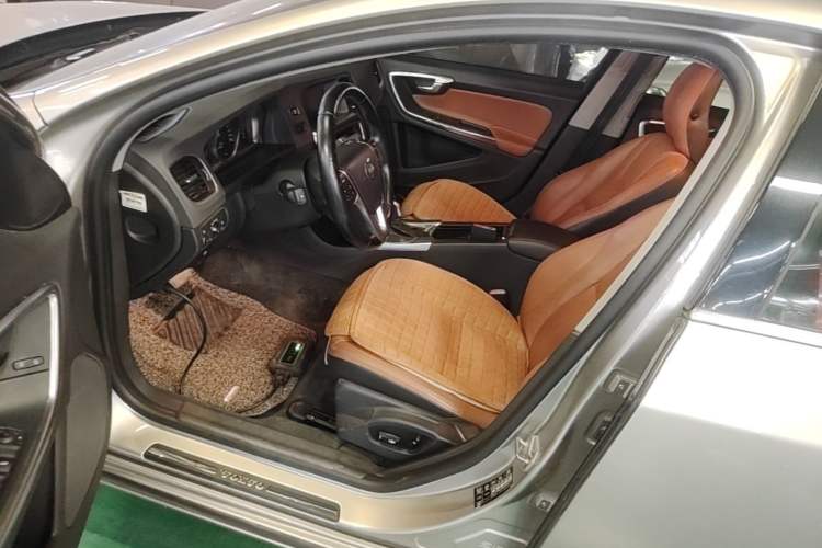 Used Volvo S60 2014 S60L 2.0T Zhiyuan Edition Left Front Seat