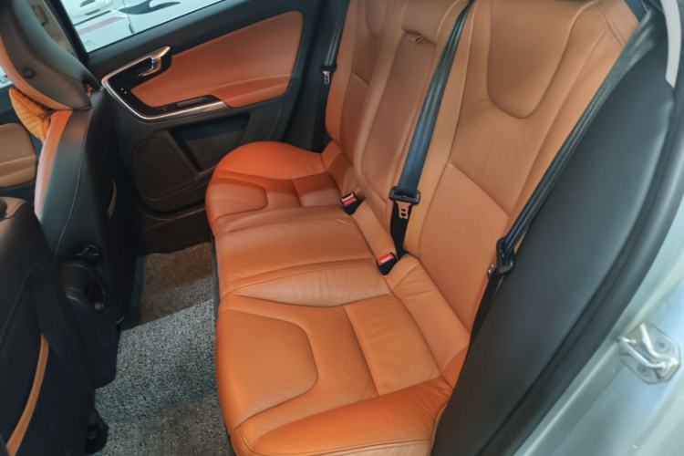 Used Volvo S60 2014 S60L 2.0T Zhiyuan Edition Left Rear Seat