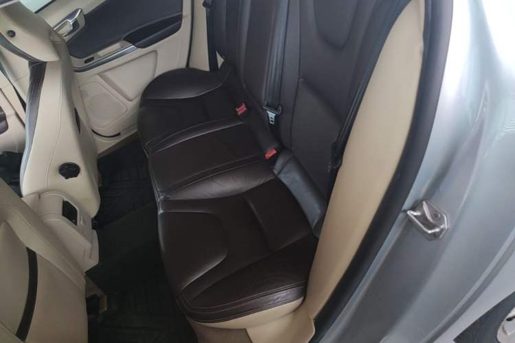 Used Volvo S60 2014 S60L 2.0T Zhiyuan Edition Left Rear Seat