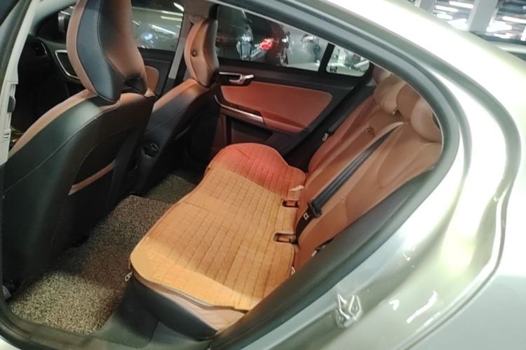 Used Volvo S60 2014 S60L 2.0T Zhiyuan Edition Left Rear Seat