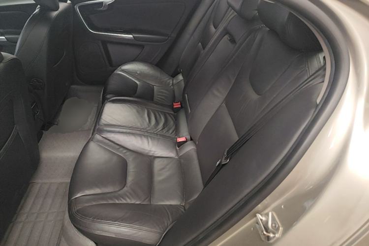 Used Volvo S60 2014 S60L 2.0T Zhiyuan Edition Left Rear Seat