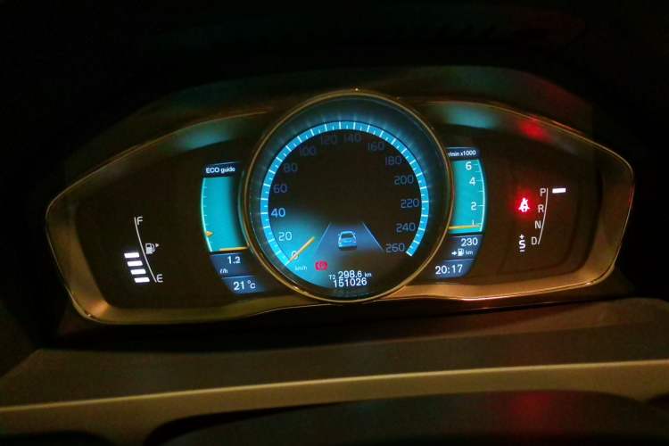 Used Volvo S60 2014 S60L T5 Smart Upgrade Edition Odometer Close Up