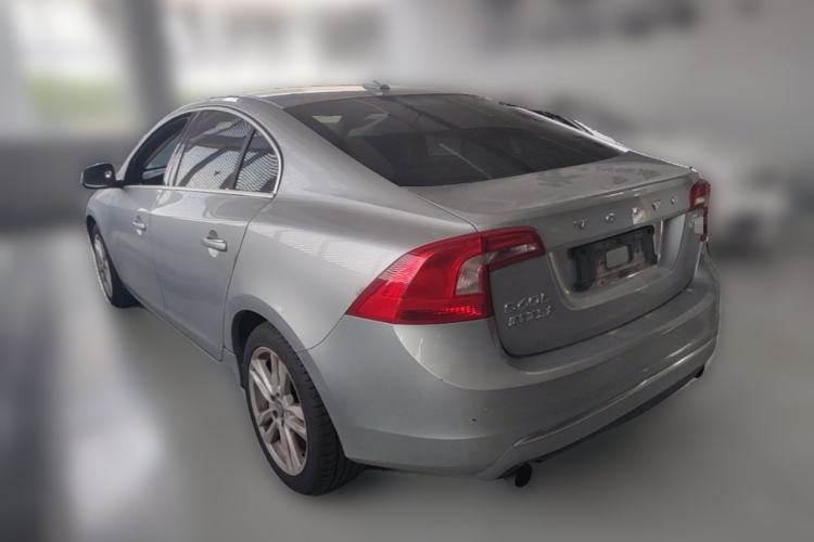 Used Volvo S60 2014 S60L 2.0T Zhiyuan Edition Rear Left 45 Deg
