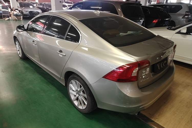 Used Volvo S60 2014 S60L 2.0T Zhiyuan Edition Rear Left 45 Deg