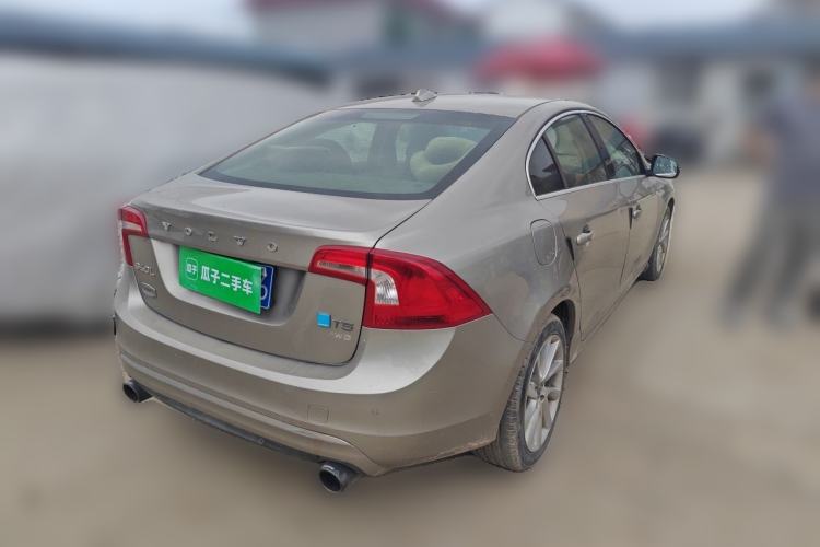Used Volvo S60 2014 S60L 2.0T Zhiyuan Edition Rear Right 45 Deg