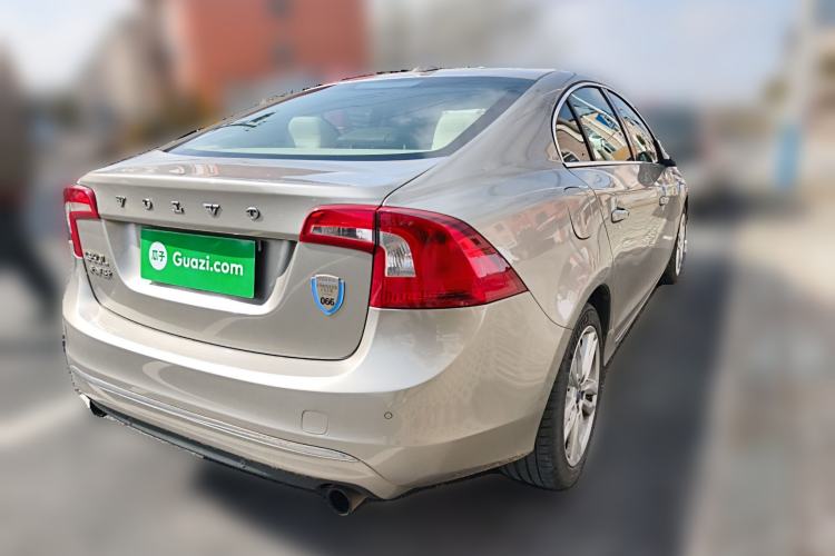 Used Volvo S60 2014 S60L 2.0T Zhiyuan Edition Rear Right 45 Deg