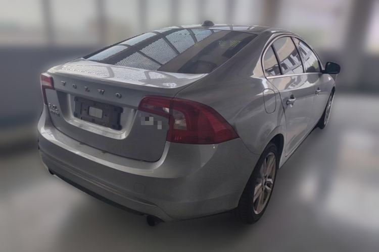 Used Volvo S60 2014 S60L 2.0T Zhiyuan Edition Rear Right 45 Deg