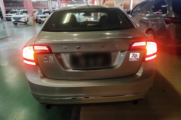 Used Volvo S60 2014 S60L 2.0T Zhiyuan Edition Rear