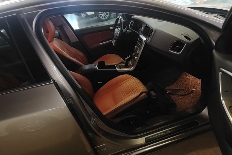 Used Volvo S60 2014 S60L 2.0T Zhiyuan Edition Right Front Seat