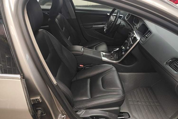 Used Volvo S60 2014 S60L 2.0T Zhiyuan Edition Right Front Seat