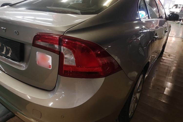 Used Volvo S60 2014 S60L 2.0T Zhiyuan Edition Right Rear Taillight