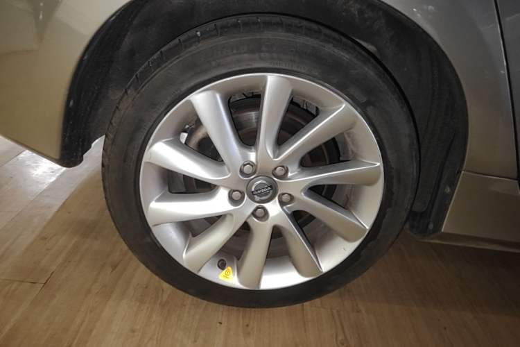 Used Volvo S60 2014 S60L 2.0T Zhiyuan Edition Right Rear Wheel Hub