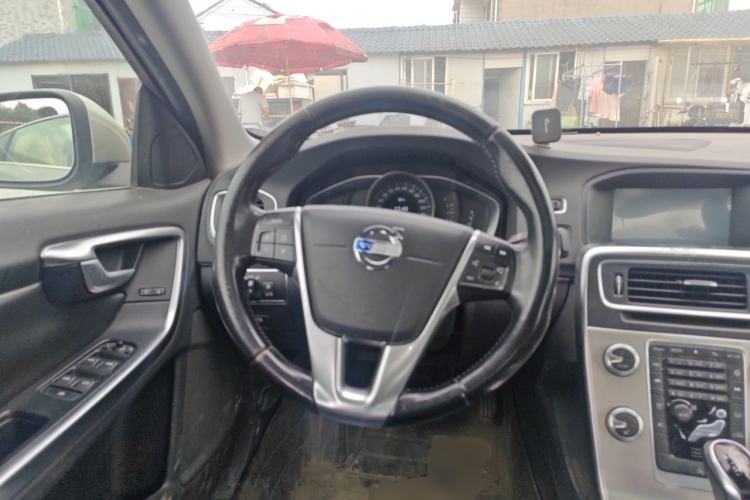 Used Volvo S60 2014 S60L 2.0T Zhiyuan Edition Steering Wheel