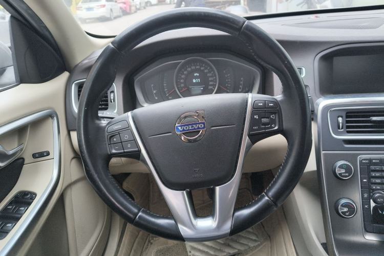 Used Volvo S60 2014 S60L 2.0T Zhiyuan Edition Steering Wheel