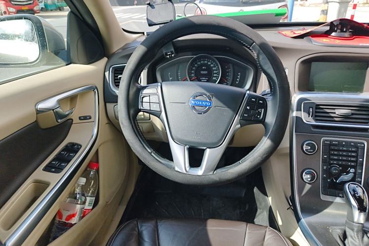 Used Volvo S60 2014 S60L 2.0T Zhiyuan Edition Steering Wheel
