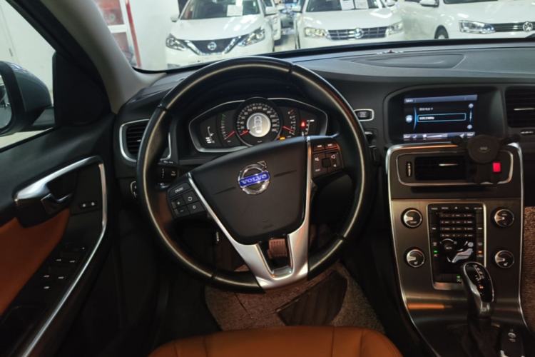 Used Volvo S60 2014 S60L 2.0T Zhiyuan Edition Steering Wheel