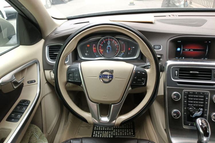 Used Volvo S60 2014 S60L T5 Intelligent Drive Edition Steering Wheel