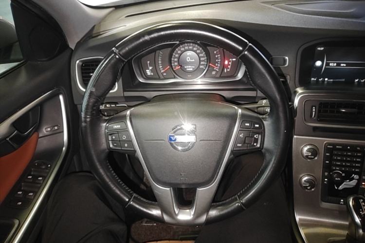 Used Volvo S60 2014 S60L 2.0T Zhiyuan Edition Steering Wheel