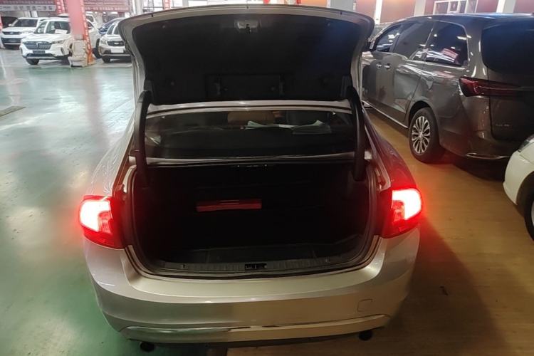 Used Volvo S60 2014 S60L 2.0T Zhiyuan Edition Trunk