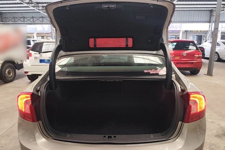 Used Volvo S60 2014 S60L 2.0T Zhiyuan Edition Trunk