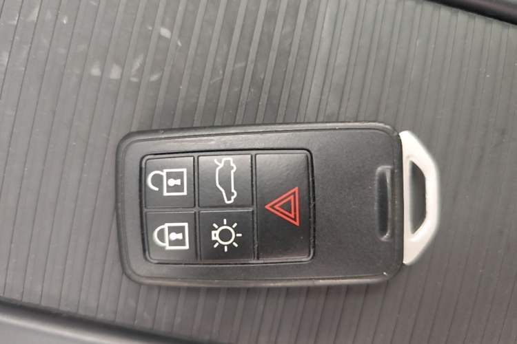 Used Volvo S60 2014 S60L 2.0T Zhiyuan Edition Vehicle Key