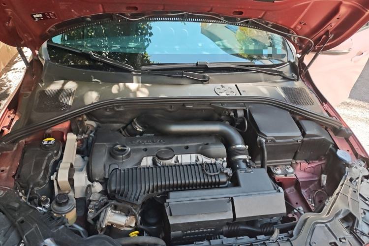 Used Volvo S60 2014 T5 Zhiyi Edition Engine Bay