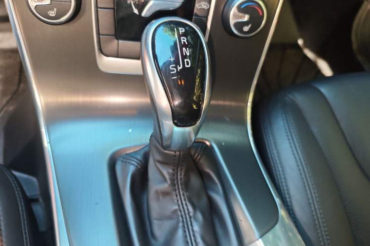 Used Volvo S60 2014 T5 Zhiyi Edition Gear Lever