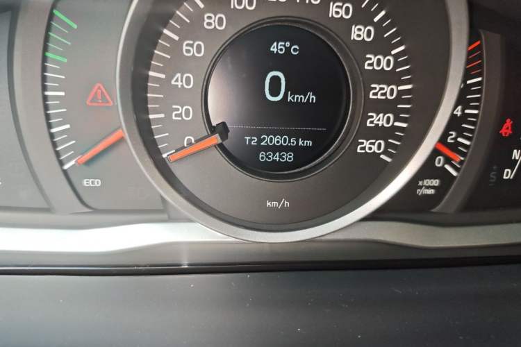Used Volvo S60 2014 T5 Zhiyi Edition Odometer Close Up