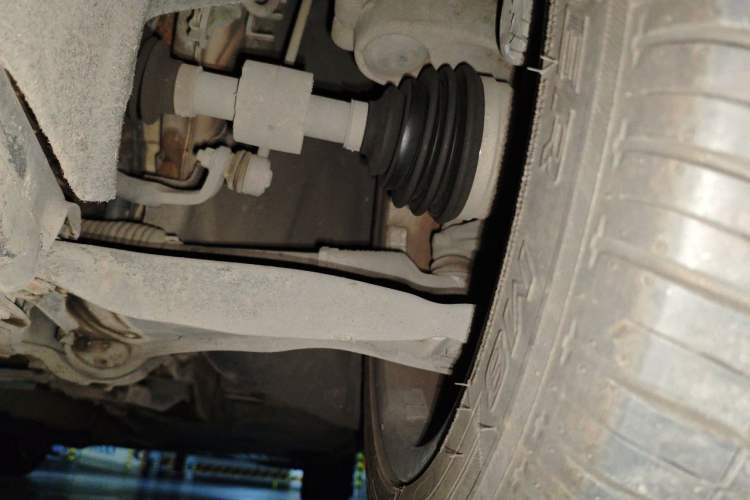 Used Volvo S60 2014 S60L 2.0T Zhiyuan Edition Chassis Front Left