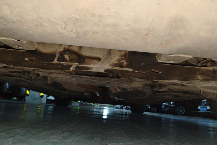 Used Volvo S60 2014 S60L 2.0T Zhiyuan Edition Chassis Rear