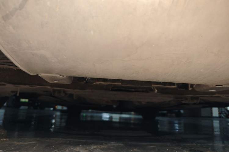 Used Volvo S60 2014 S60L 2.0T Zhiyuan Edition Chassis Rear
