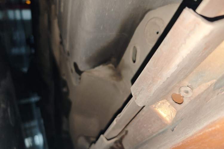 Used Volvo S60 2014 S60L 2.0T Zhiyuan Edition Chassis Rear Right