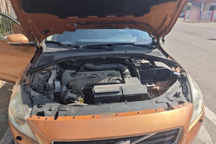 Used Volvo S60 2014 T5 Zhiya Edition Engine Bay