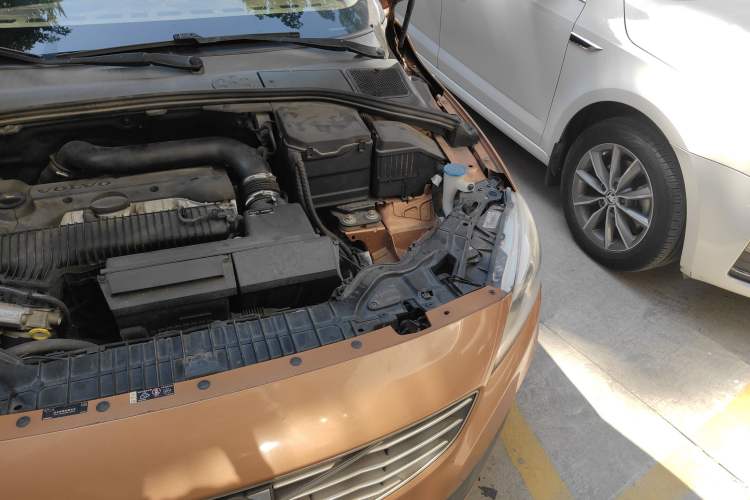 Used Volvo S60 2014 S60L T5 Intelligent Drive Edition Engine Bay Left