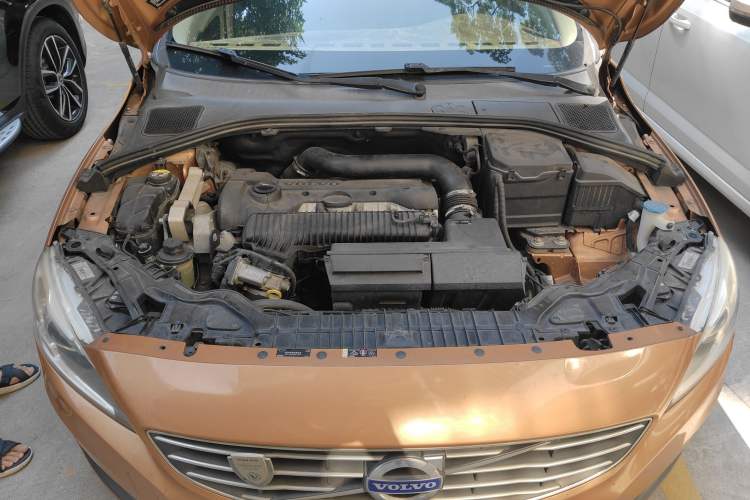 Used Volvo S60 2014 S60L T5 Intelligent Drive Edition Engine Bay