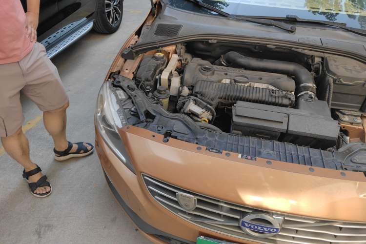 Used Volvo S60 2014 S60L T5 Intelligent Drive Edition Engine Bay Right